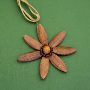 18 inch, Vintage Brown Wooden Floral Pendant Stylish Necklace - K44